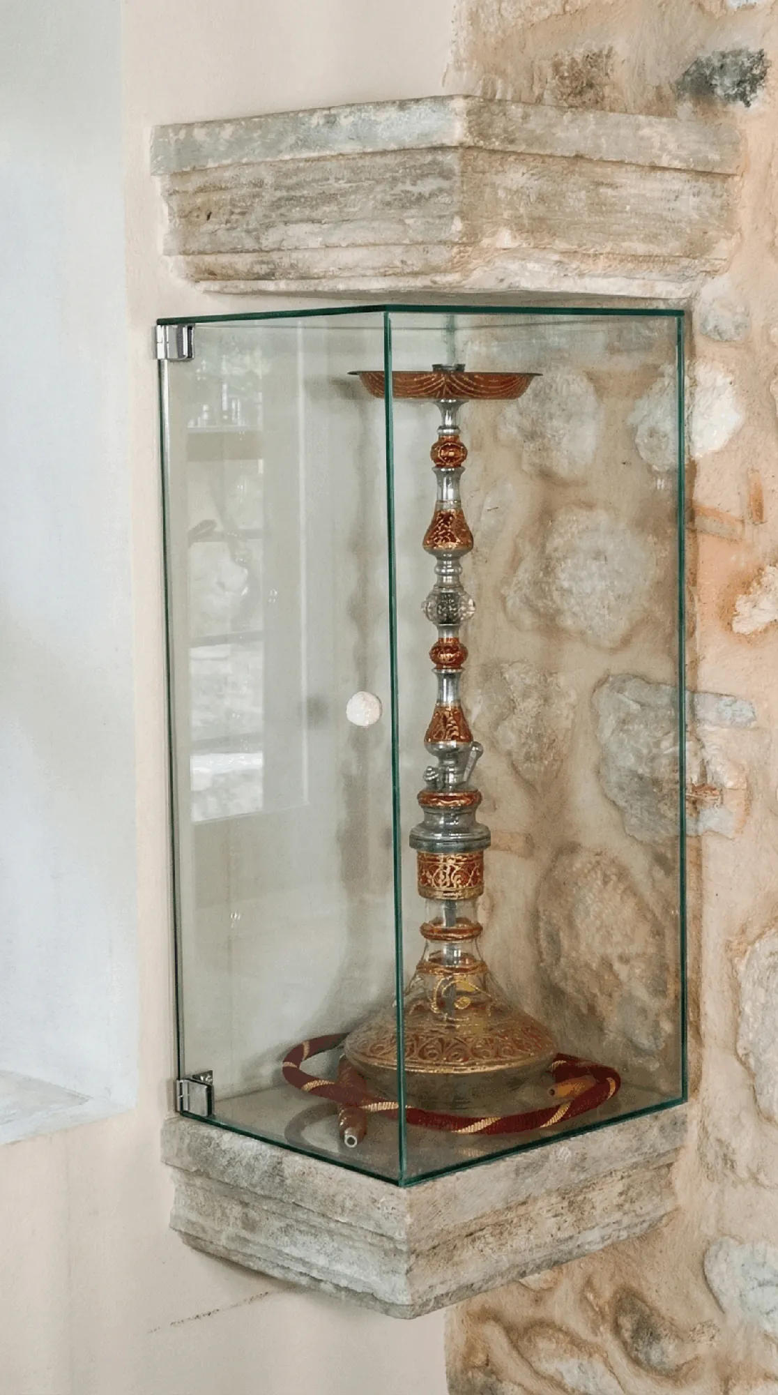 Vitrine à charnières verre-verre