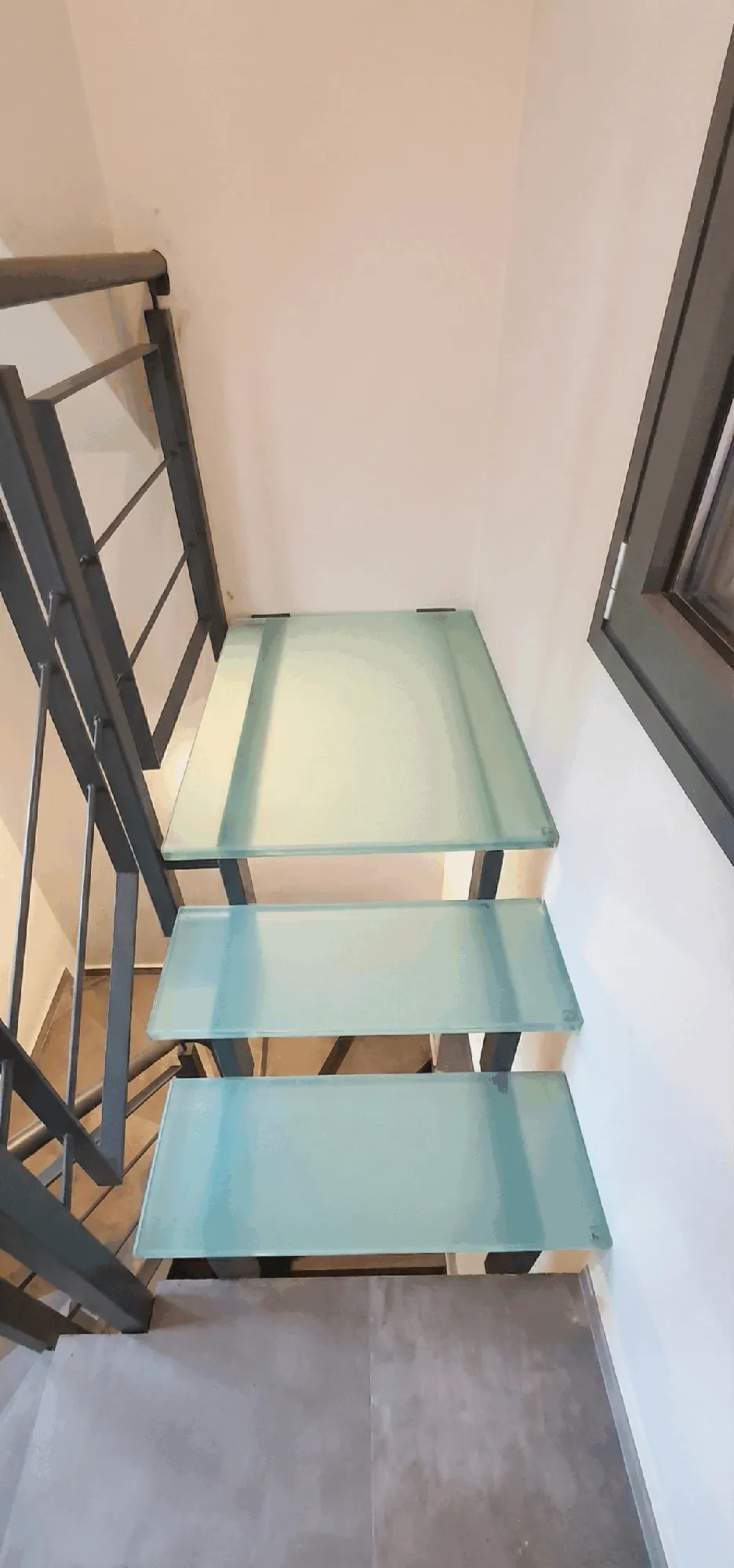 Marches en verre feuilleté