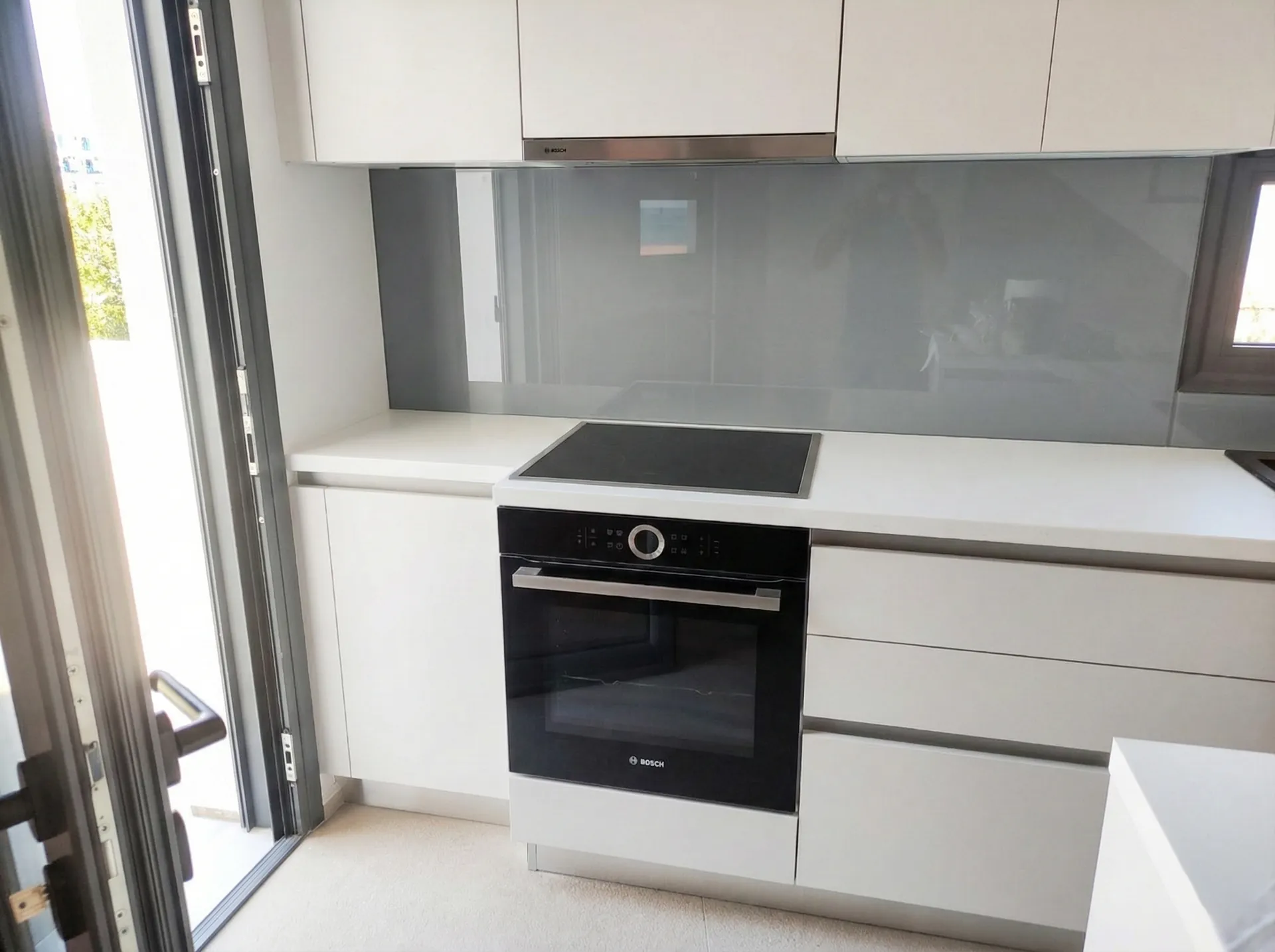 Glass splashback – project 4