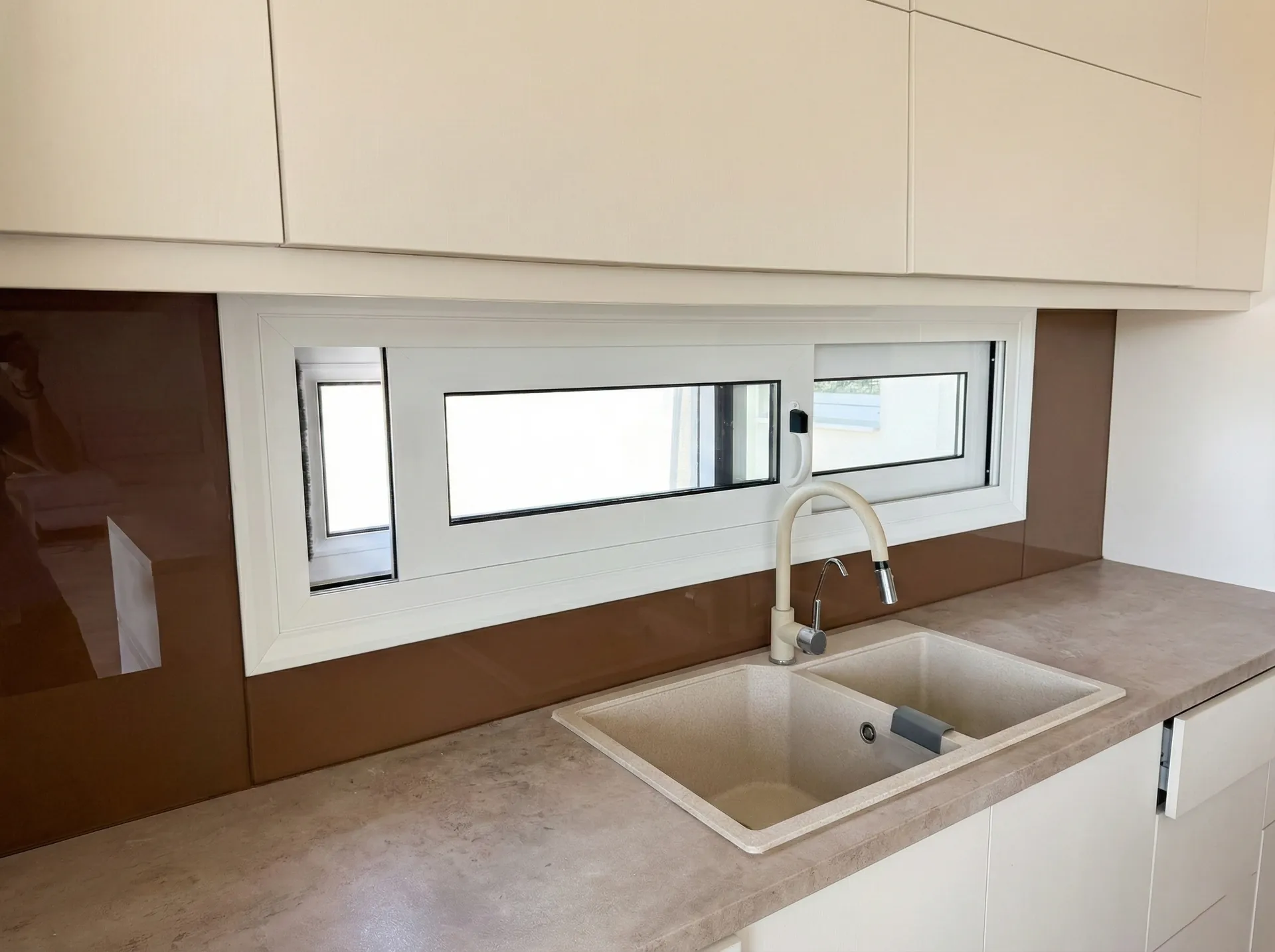 Glass splashback – project 5